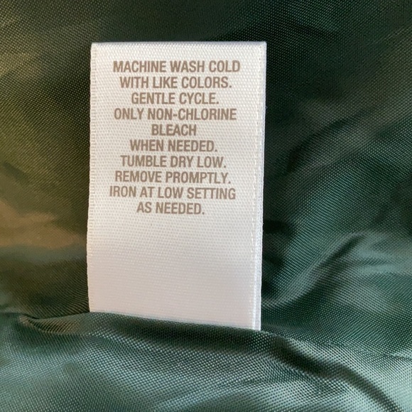 Roz & Ali Woman’s Quilted Vest Size Small dark Green with zipper - Picture 6 of 11